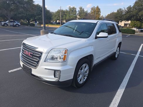 Used 2017 GMC Terrain SLE image 3