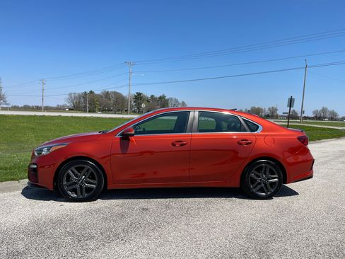 Used 2019 Kia Forte EX image 2