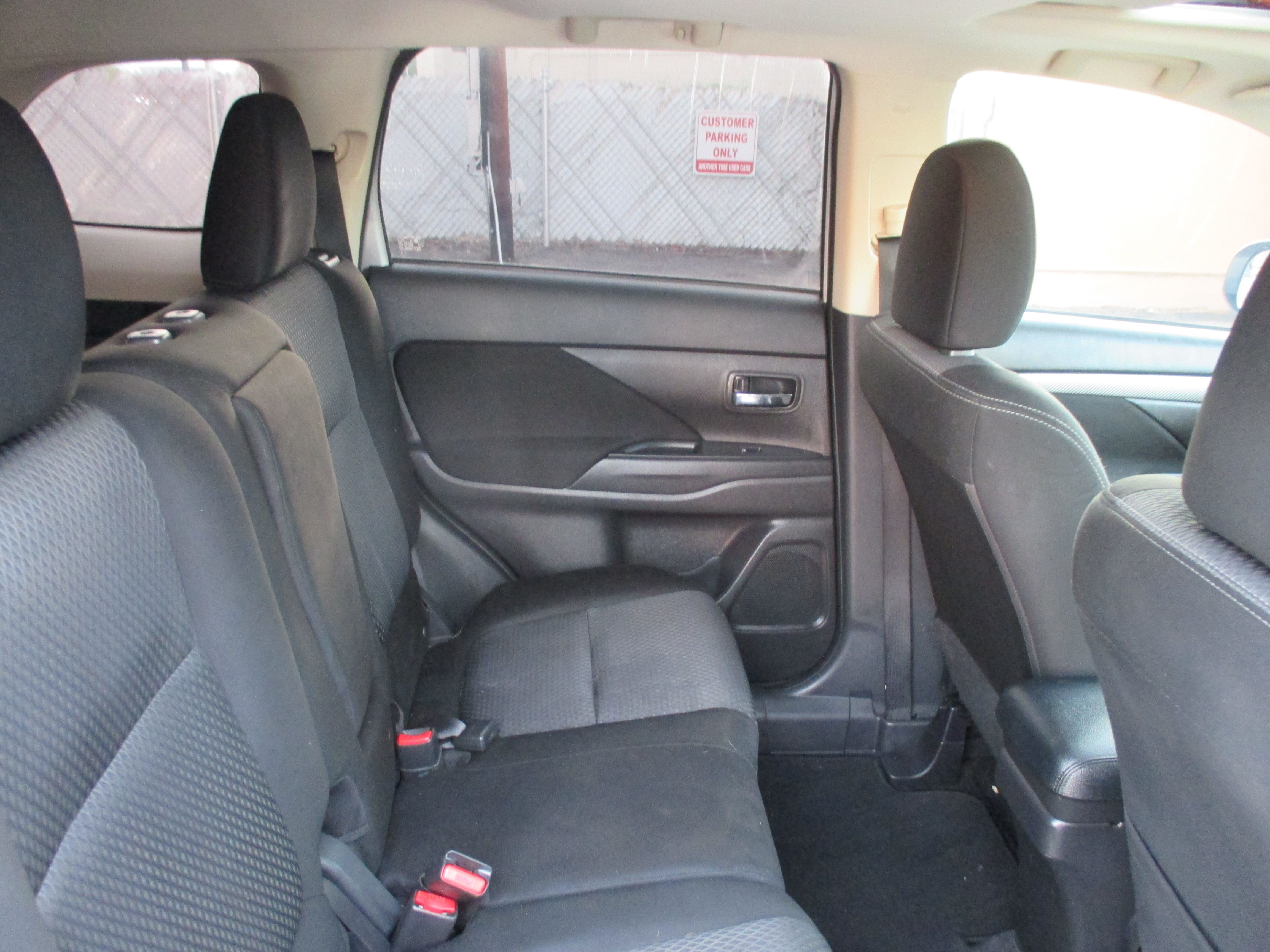 Used 2018 Mitsubishi Outlander SE w/ Tech Package FWD image 16