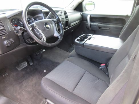 Used 2012 Chevrolet Silverado 1500 LT Z71 AWD/4WD image 3