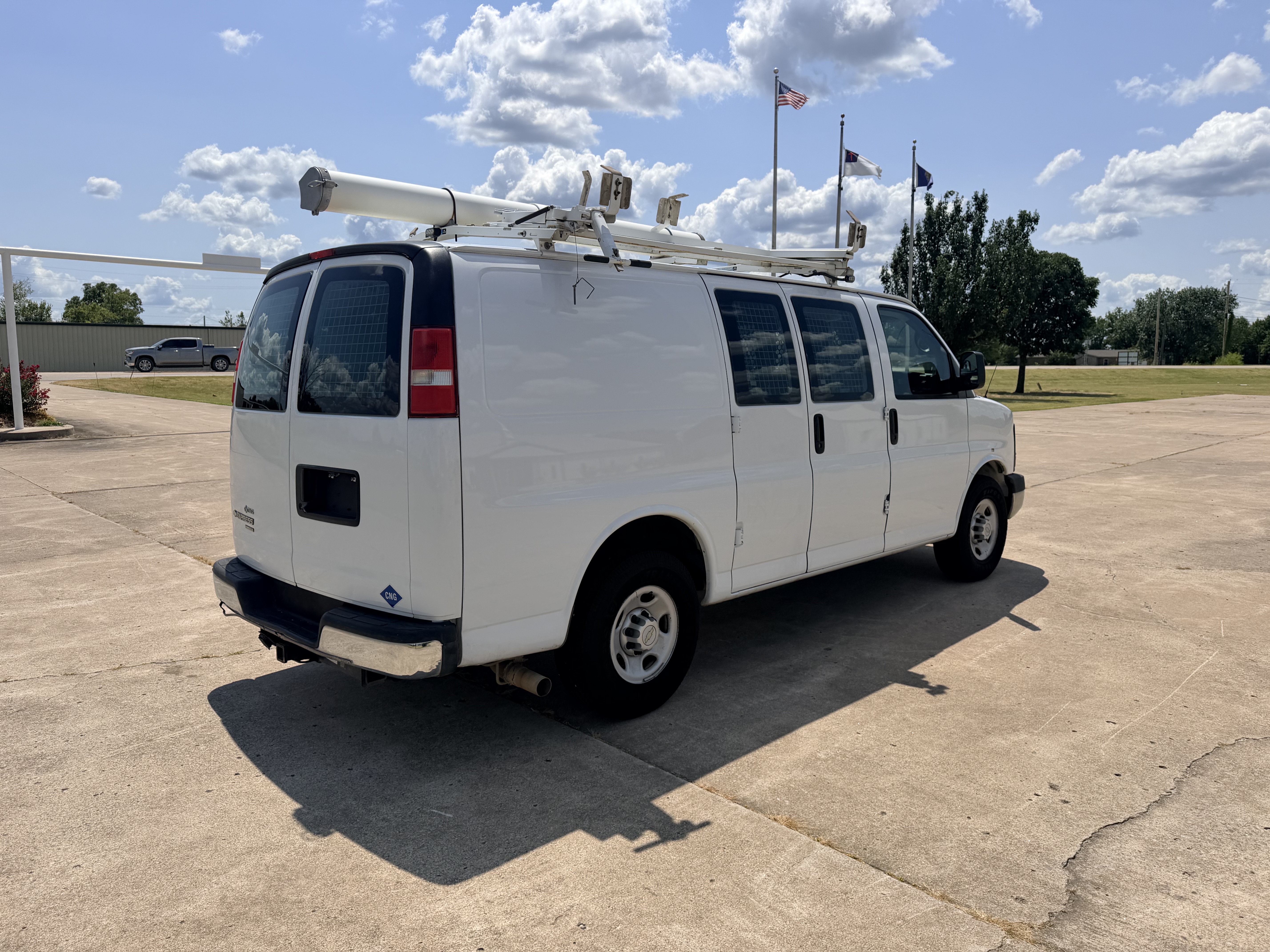 Used 2014 Chevrolet Express 2500 RWD image 5