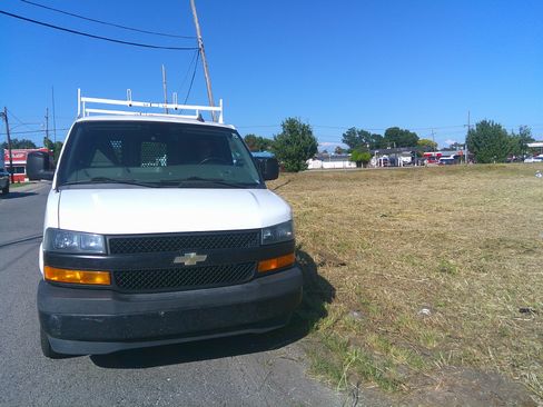 Used 2019 Chevrolet Express 2500 LS image 6