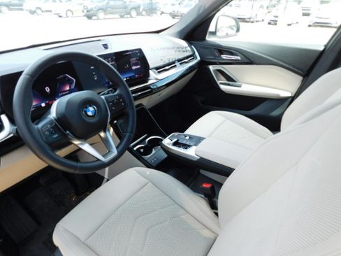 Used 2025 BMW X1 xDrive28i image 10