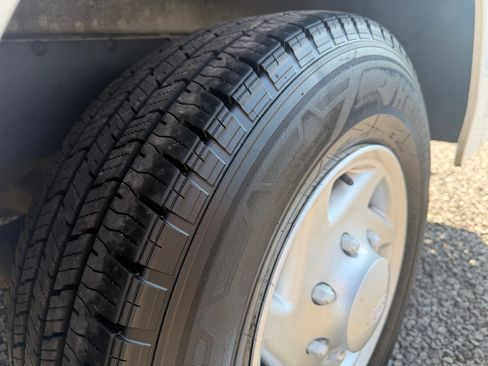 Used 2016 Ford E-350 and Econoline 350 Super Duty RWD image 21
