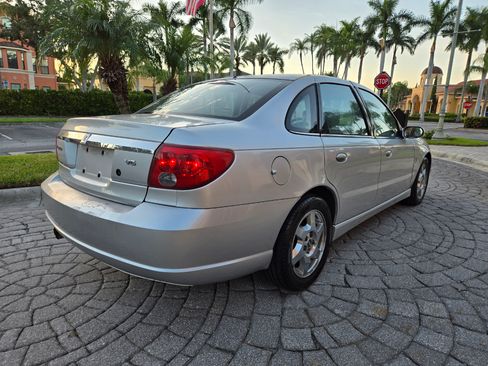 Used 2005 Saturn L-Series L300 image 12