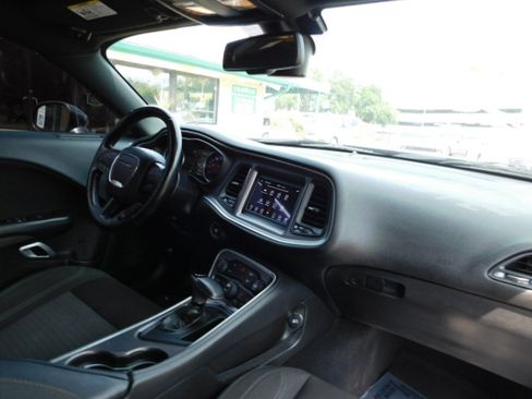 Used 2020 Dodge Challenger SXT RWD image 22