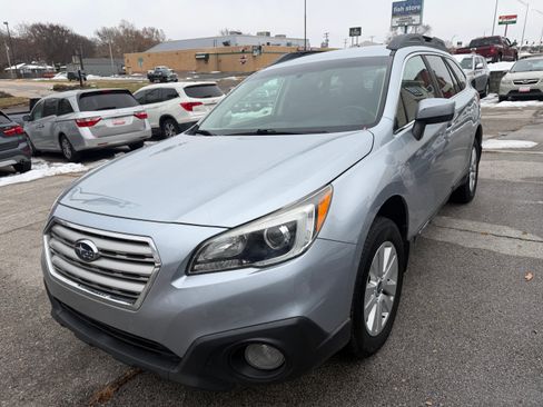 Used 2017 Subaru Outback 2.5i Premium image 6