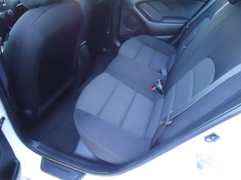 Used 2018 Kia Forte LX Sedan FWD image 11