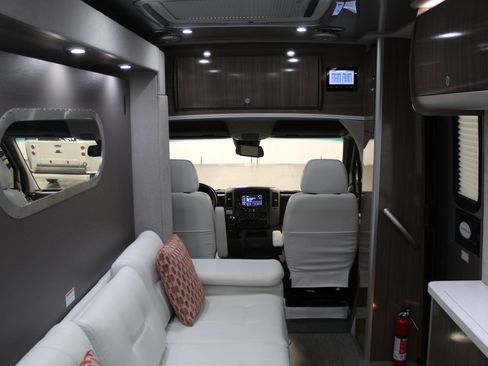 Used 2017 Mercedes-Benz Sprinter 3500 image 17