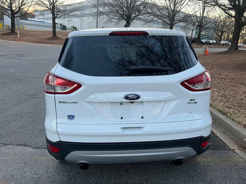 Used 2016 Ford Escape SE image 6