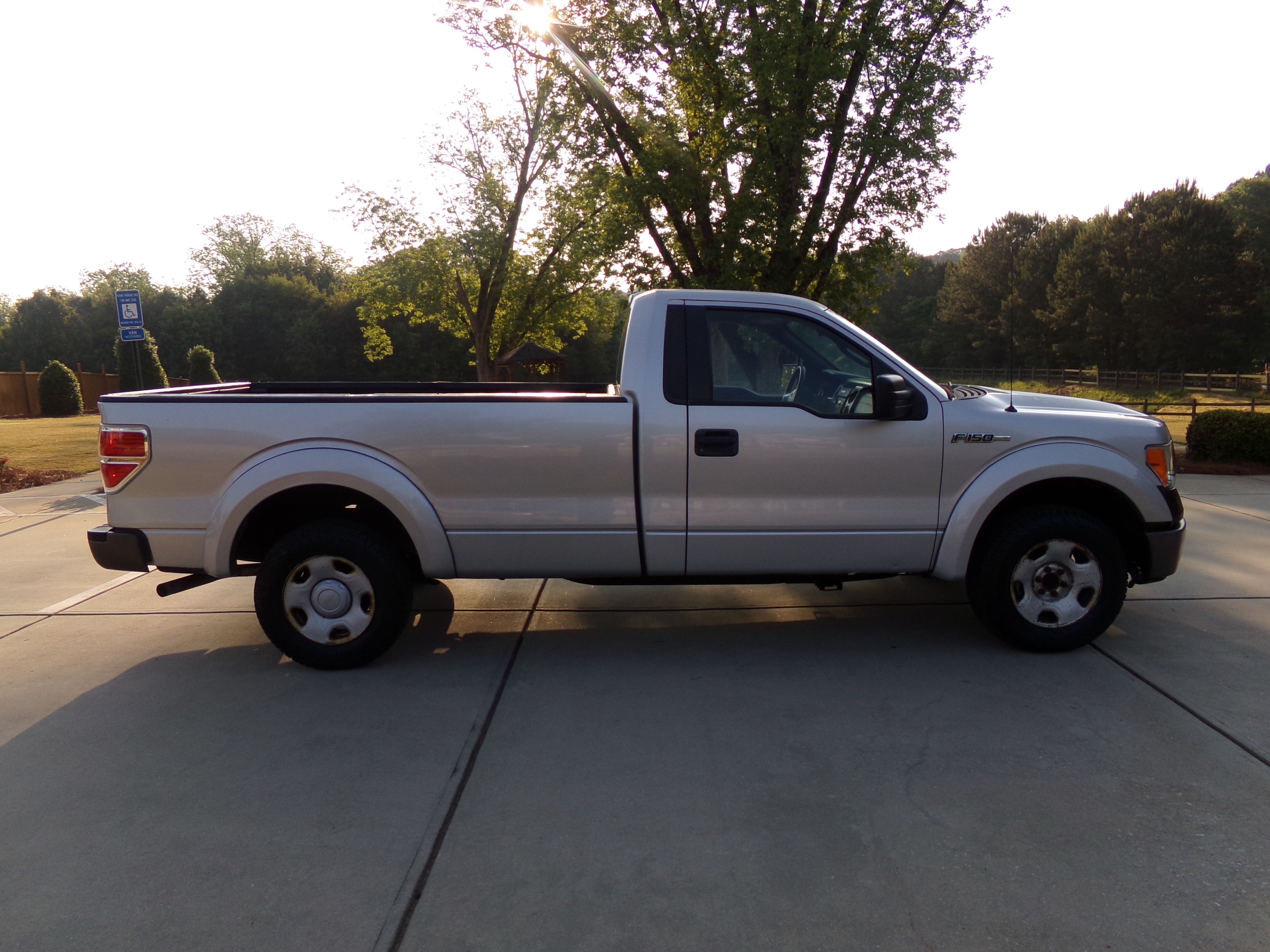 Used 2009 Ford F150 2WD Regular Cab XL image 6