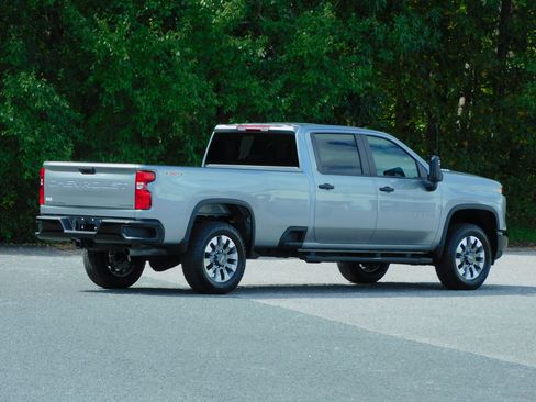 Used 2025 Chevrolet Silverado 2500 Custom image 7