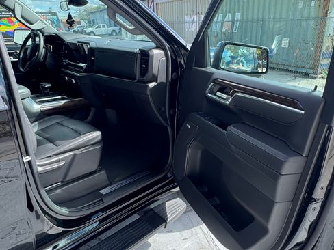 Used 2024 GMC Sierra 1500 Elevation image 11