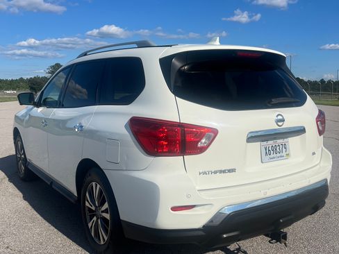 Used 2019 Nissan Pathfinder FWD image 7