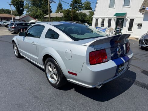 Used 2006 Ford Mustang GT Premium RWD image 32