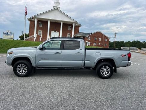 Used 2019 Toyota Tacoma 4x4 Double Cab SR5 image 5