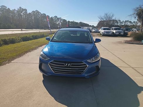 Used 2017 Hyundai Elantra SE image 19