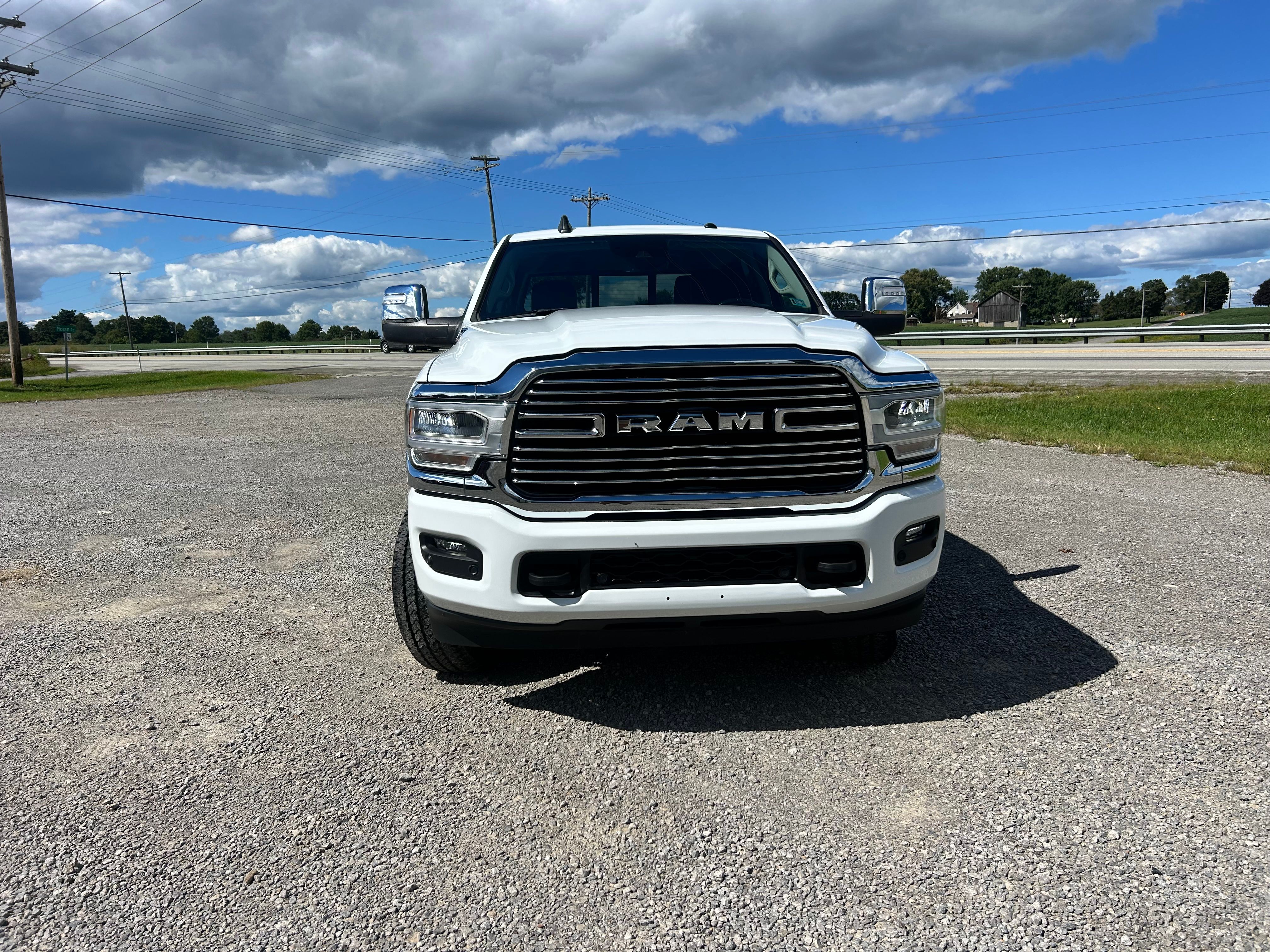 Used 2024 RAM 2500 4x4 Crew Cab Laramie image 6