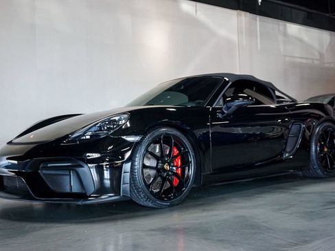 Used 2022 Porsche 718 Boxster Spyder RWD image 3