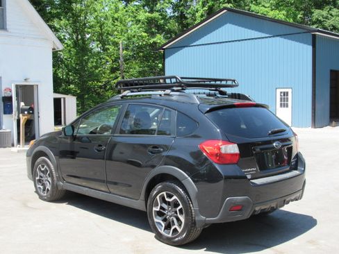 Used 2017 Subaru Crosstrek 2.0i Premium AWD/4WD image 4