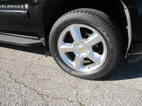 Used 2008 Chevrolet Avalanche LTZ image 15