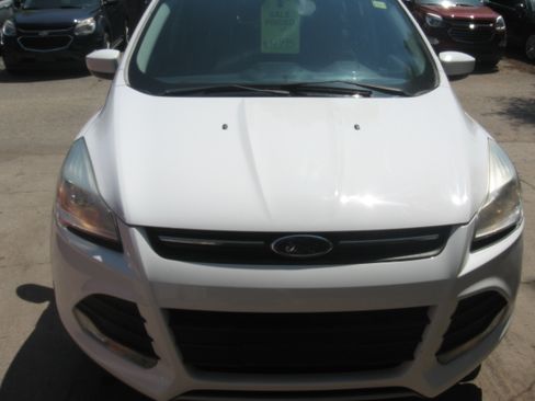 Used 2014 Ford Escape 4WD SE image 2
