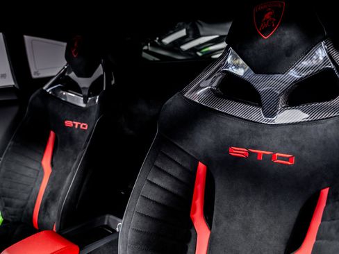 Used 2023 Lamborghini Huracan STO image 7