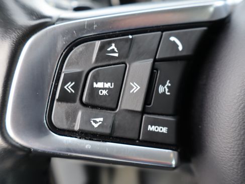 Used 2019 Jaguar E-PACE SE image 26