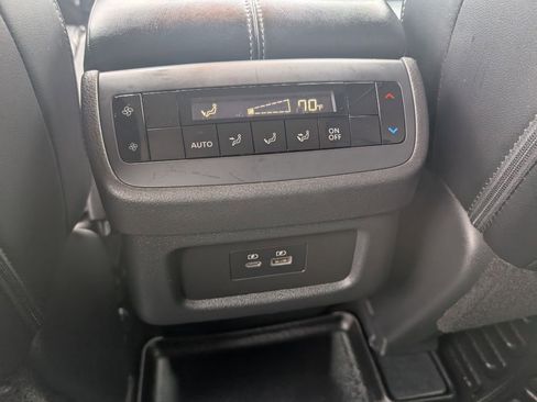 Used 2024 Nissan Pathfinder SL image 13