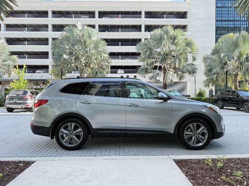 Used 2015 Hyundai Santa Fe GLS image 8