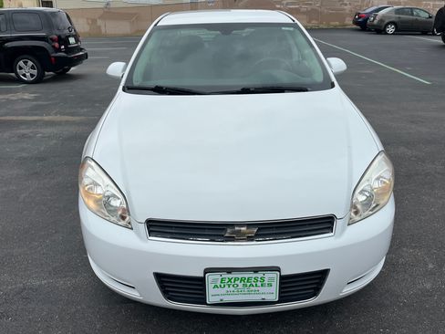 Used 2010 Chevrolet Impala LS FWD image 2