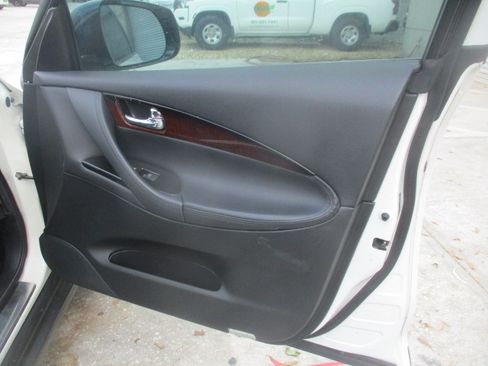 Used 2017 INFINITI QX50 Journey image 19