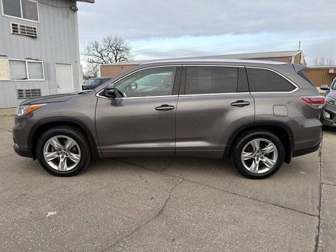 Used 2016 Toyota Highlander Limited image 2
