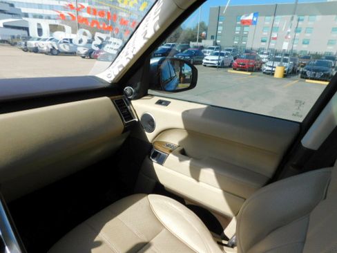 Used 2016 Land Rover Range Rover Sport HSE image 26
