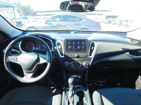 Used 2023 Chevrolet Malibu LT image 11