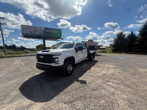 Used 2025 Chevrolet Silverado 3500 4x4 Crew Cab W/T image 4