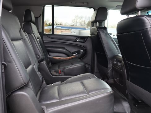 Used 2018 Chevrolet Suburban Premier image 14