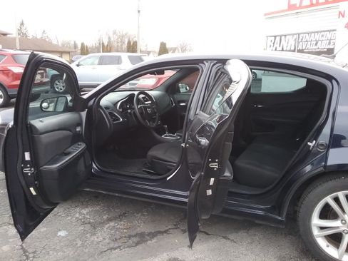 Used 2012 Dodge Avenger SE image 14