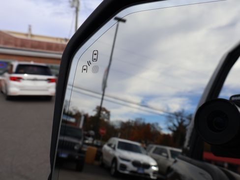 Used 2015 Ford F150 Lariat image 36