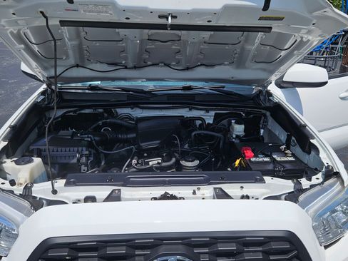 Used 2016 Toyota Tacoma 4x4 Access Cab image 15