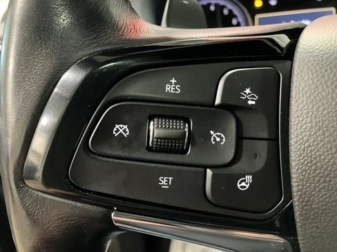 Used 2023 Buick Enclave Essence image 20