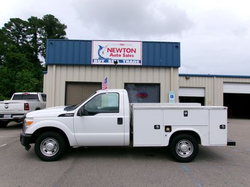 Used 2016 Ford F250 2WD Regular Cab Super Duty image 1