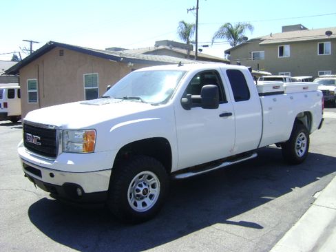 Used 2012 GMC Sierra 3500 4x4 Extended Cab image 3