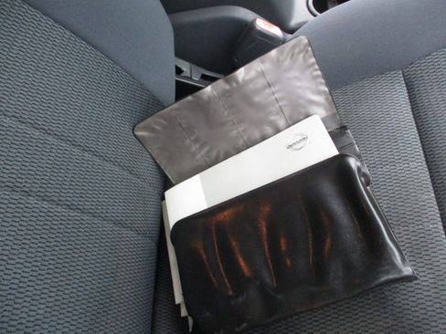 Used 2002 Nissan Frontier XE image 19