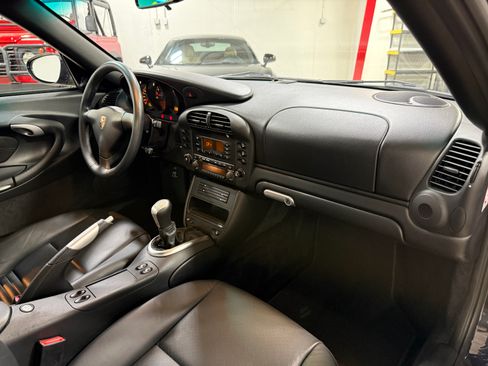 Used 2004 Porsche 911 Coupe 2 wheel drive image 25