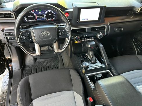 Used 2025 Toyota 4Runner 4WD TRD-Off Road image 15