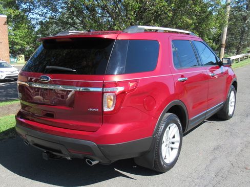 Used 2013 Ford Explorer XLT image 7