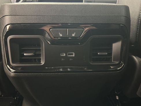 Used 2024 GMC Sierra 1500 AT4 image 21