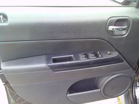 Used 2012 Jeep Patriot Latitude image 10