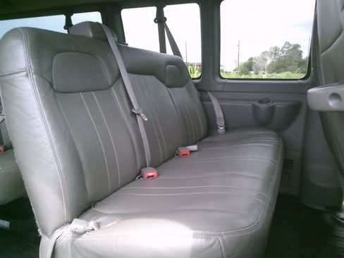 Used 2019 Chevrolet Express 3500 LS Extended Passenger RWD image 3